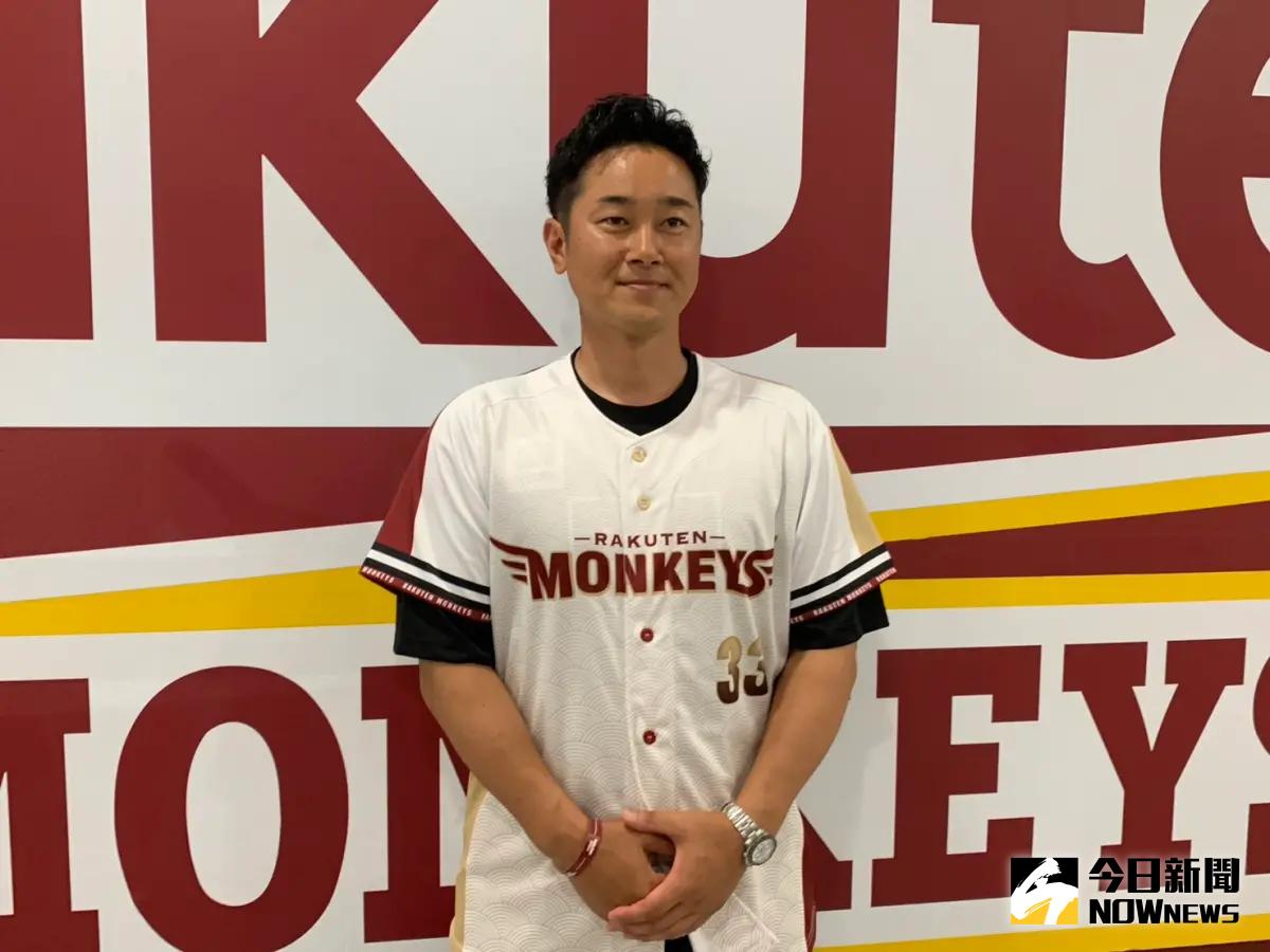 ▲前樂天金鷲球星銀次擔任樂天桃猿開球嘉賓。（圖／記者陳柏翰攝）