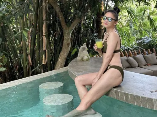 ▲六月曬比基尼辣照，展現好身材。（圖／翻攝自六月IG）