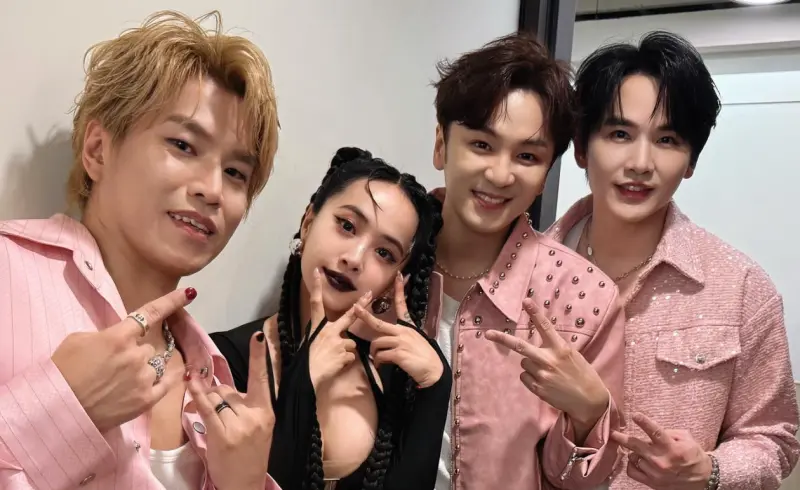 ▲蔡依林（左2）與Energy成員阿弟（左起）、書偉、牛奶留下合照，阿弟說蔡依林曾在Energy 3人時期幫助過他們，19年前天后的暖舉他一直記在心中。（圖／阿弟IG）