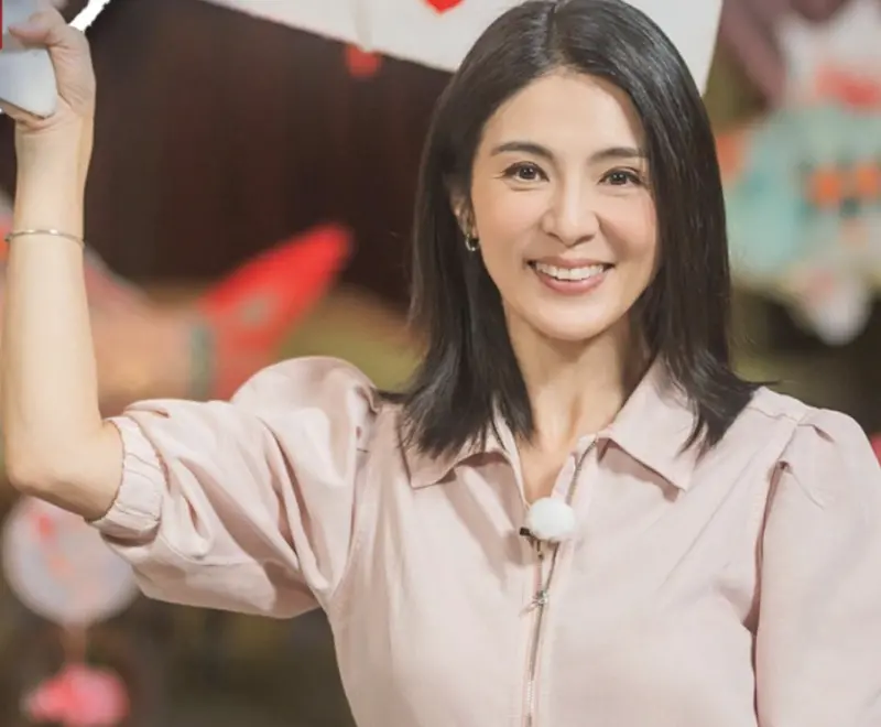 ▲楊采妮雖然51歲仍有凍齡美貌，將在7月5日出席台北電影節頒獎典禮，和曾合作過的《自梳》導演張之亮一起頒發「百萬首獎」，將是她多年來難得再度於台灣的演藝界頒獎典禮上出現，值得觀眾期待。（圖／摘自FB）