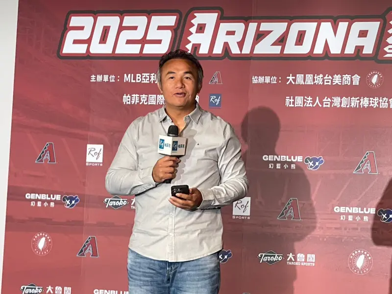 ▲張泰山將受邀為響尾蛇台灣日開球，與響尾蛇當家球星「卡仔」Corbin Carroll見面時，也會當面把台灣人的心聲傳遞給他，「我們的目標都是組出最強中華隊，我會跟他（Carroll）聊聊，希望有更多華裔球星可以為台灣一起打拼。」（圖／記者林子翔攝）