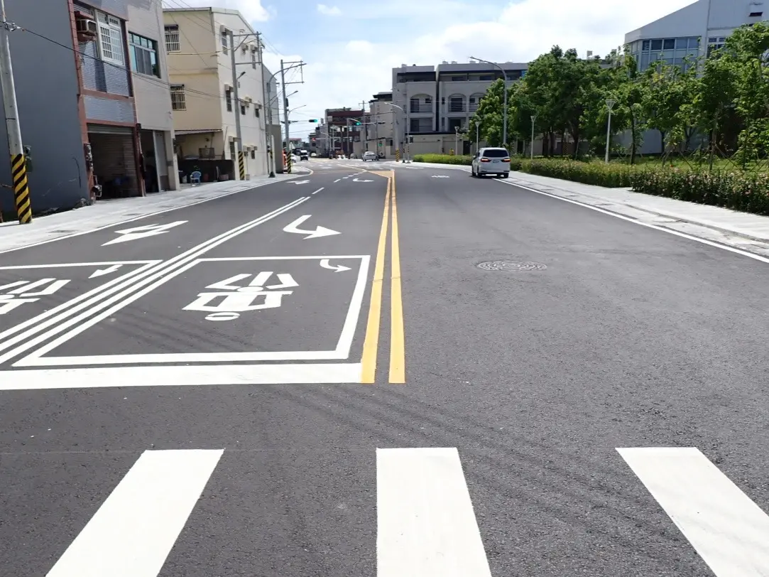 ▲彌陀區中正西路150巷因4公尺寬混合車道使用不便，市府向中央爭取經費進行開闢工程，於前年11月動工，改建為18公尺寬計畫道路。（圖／工務局新工處提供）