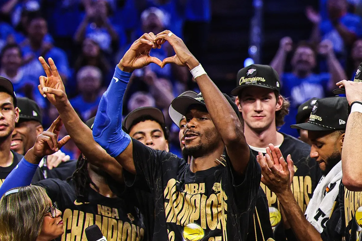 ▲雷霆當家球星「SGA」亞歷山大（Shai Gilgeous-Alexander）將成為自2013年「詹皇」詹姆斯（LeBron James）以來，首位以上賽季「例行賽MVP兼總決賽MVP」雙料身分在聖誕節亮相的球員。（圖／取自NBA X）