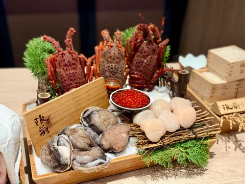 板橋人嗨了!新北第一間阪前鐵板燒、刁民酸菜魚5折開幕優惠一覽 ▲王品集團「阪前鐵板燒」,吃得到頂級海陸食材,很受饕客青睞。(圖/記者蕭涵云攝)