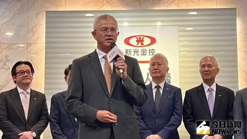 ▲新光金大股東也是新光人壽副董事長洪士琪今（23）日以「堅持初心，日新又新」8個字作為新光金這一階段結尾跟下一階段期許。（圖／記者顏真真攝）