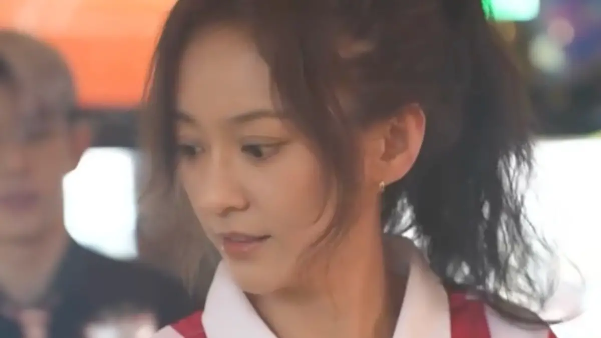 ▲女星陳意涵上傳自己到美式餐廳打工的影片，她綁起俏麗的馬尾手拿雪克杯，超專業調酒姿勢讓粉絲看呆。（圖／翻攝自陳意涵臉書）