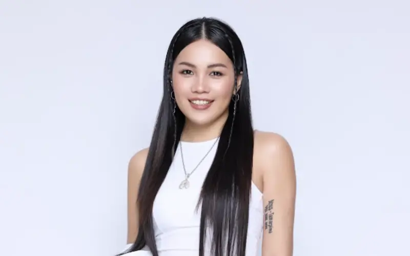 ▲阿布絲ABUS（如圖）入圍金曲獎六項大獎，將和方大同、陳奕迅搶「年度歌曲獎」，預告紅毯禮服會秀出臀部線條，令人期待。（圖／華納音樂）