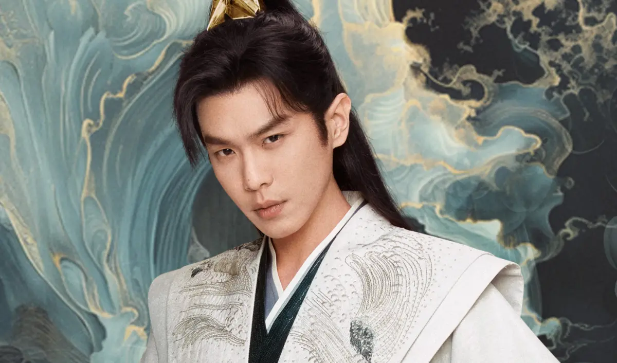 ▲《慶餘年》第3季無預警官宣，預告將在今年開播，男主角張若昀（如圖）也親自發文回應粉絲「安之，待之」，讓觀眾超級期待。（圖／慶餘年官方微博）