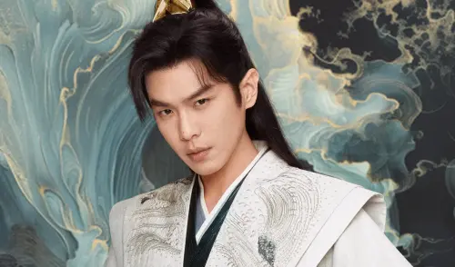 ▲不只張凌赫！張若昀在《慶餘年》中的「范閒」鼻尖痣極具辨識度，也被命理專家點名為名利雙收的招財相。（圖／慶餘年官方微博）