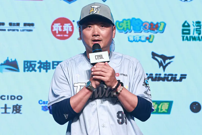 ▲中華職棒今（25）日召開2026年經典賽選訓會議，除抓出初步的80人名單之外，也公布教練團名單，以去年12強、經典賽資格賽陣容為班底，總教練曾豪駒搭配首席教練高志綱，攜手8位教練再出發。（圖／記者葉政勳攝，2025.06.23）