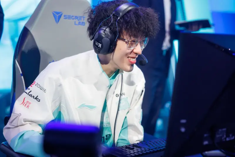 ▲在中國LPL打拼的韓援選手 Scout ，近期就被法院判決要賠償 3341 萬人民幣（約新台幣 1.5 億元）給前東家EDG。（圖／LoL Esports）