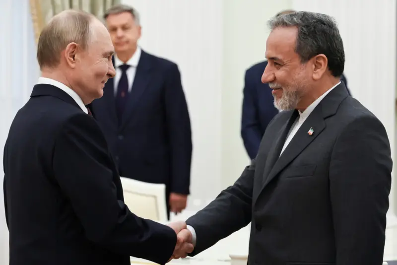 ▲俄羅斯總統蒲亭(Vladimir Putin)23日會見伊朗外交部長阿拉奇(Abbas Araghchi)。(圖/美聯社/達志影像)