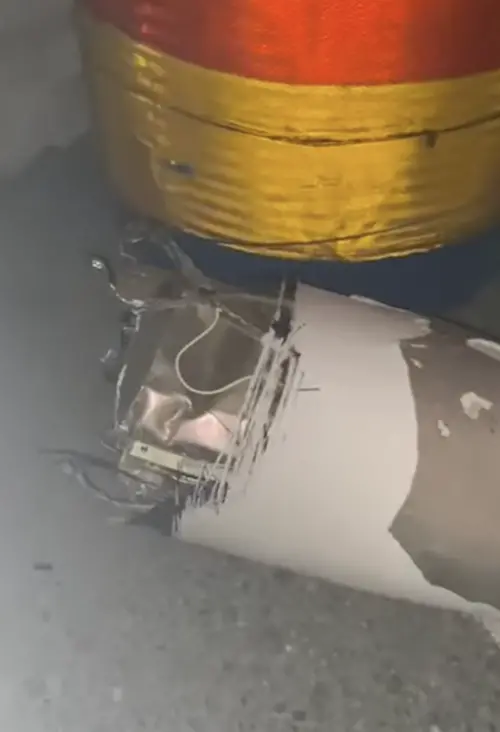 ▲遭攔截的飛彈碎片落入卡達境內部分區域。（圖／翻攝自AlJazeera）