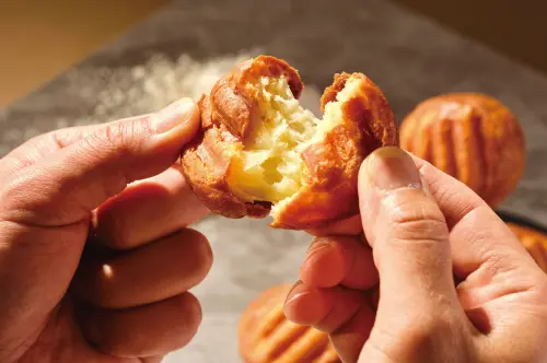 ▲奶油烤年糕意外在台灣爆紅，被讚是「外酥內Q甜點」。（圖／85度C提供）