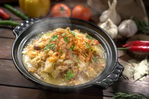 ▲茹曦酒店的吃到飽餐廳「Sunny Buffet」推出全新餐檯主題「亞洲美食季」，包含源自於宜蘭的辦桌菜西魯肉。（圖／君品Collection提供）