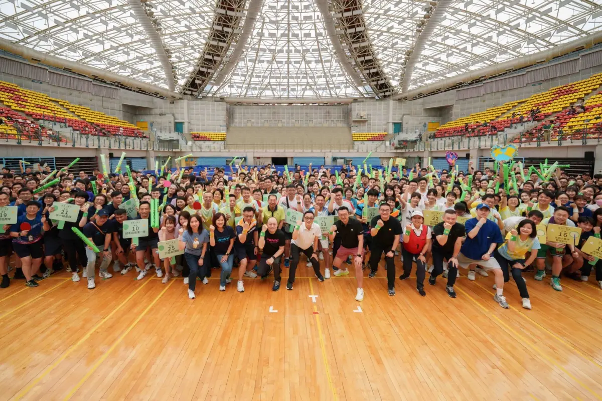 ▲國泰世華銀行2025桌羽球賽吸引員工組成24支羽球隊、30支桌球隊，將近800名員工熱情參與，也希望透過行內賽事鼓勵員工跨單位組隊報名，增進員工的交流與合作，提升整體團隊向心力。（圖／國泰世華銀行提供）