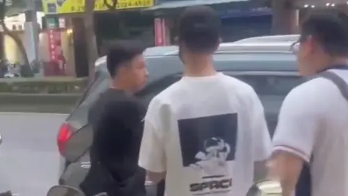 ▲內湖分局偵辦名嘴李正皓遭潑辣椒水案，前往新北蘆洲逮捕34歲李姓男子。（圖／警方提供）