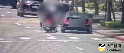 ▲涉嫌對李正皓潑辣椒水的嫌犯，動手前一天分別騎機車、開車場勘。（圖／翻攝畫面)