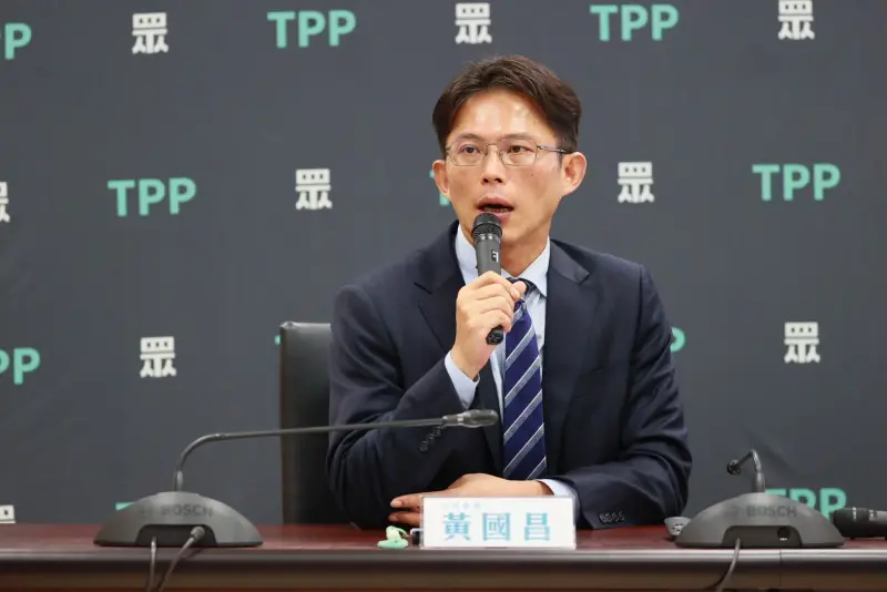 ▲民眾黨主席、立院黨團總召黃國昌認為，鄭文燦案是否大翻轉，公民心中自有一把尺。（圖／民眾黨團提供，2025.06.24）