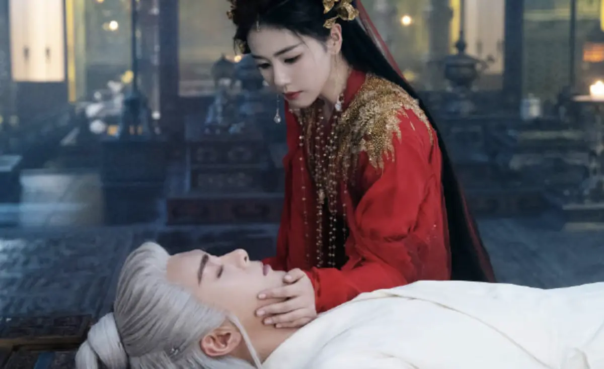 ▲白鹿的主演的《臨江仙》32集已全數在愛奇藝上線，是目前討論度頗高的陸劇，但還有另外5部陸劇，雖沒爆紅但不看可惜，其中《長安的荔枝》更是全網零負評。（圖／翻攝自微博）