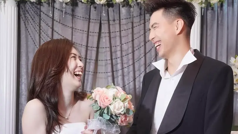 ▲曾被譽為日本羽壇「空靈女神」的大堀彩，近日透過個人Instagram宣布與馬來西亞羽球男雙名將王耀新正式登記結婚，喜訊一出隨即引發粉絲熱烈關注與祝福。（圖／取自大堀彩Instagram）