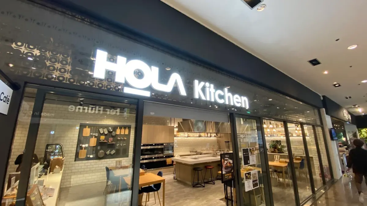 ▲HOLA和樂家居公開5款社群爆紅小物，冠軍不是除水垢抹布，而是「多功能衣架」曾一年熱銷37萬支、平均每2分鐘賣出1支。（圖／HOLA提供）