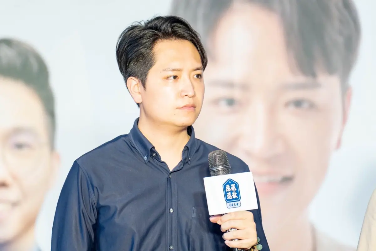 ▲羅廷瑋誤將「實驗浮台」當太陽能板，遭到民進黨狠打臉。（圖／翻攝自羅廷瑋臉書）