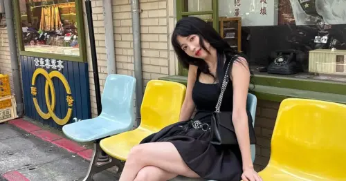 前韓國女團成員尹到怡(如圖)日前前往澎湖旅遊時,遭當地知名海鮮餐廳老闆嗆「沒腦」,對此海鮮店老闆也親上火線還原真相反擊,雙方的文化衝突也在網路上掀起論戰。(圖/翻攝自尹到怡IG) ▲前韓國女團成員尹到怡(如圖)日前前往澎湖旅遊時,遭當地知名海鮮餐廳老闆嗆「沒腦」,對此海鮮店老闆也親上火線還原真相反擊,雙方的文化衝突也在網路上掀起論戰。(圖/翻攝自尹到怡IG)