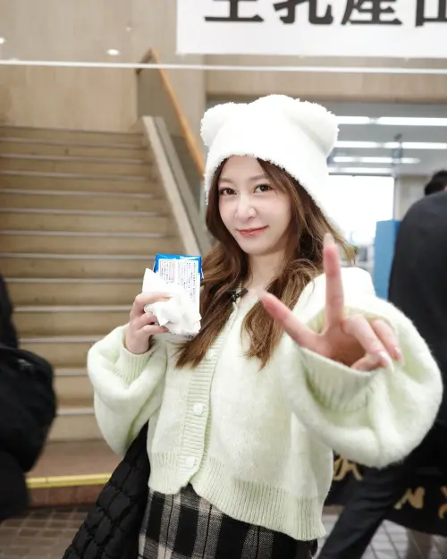 ▲篠崎泫因為「奇蹟的照片」在Ptt爆紅，成名甚早。（圖／翻攝自篠崎泫IG）