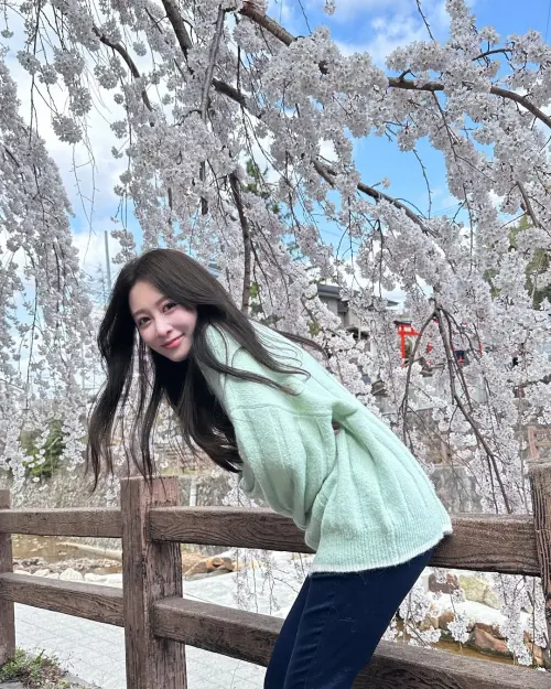 ▲篠崎泫（如圖）選擇在Toyz入獄前公開認愛。（圖／翻攝自篠崎泫IG）