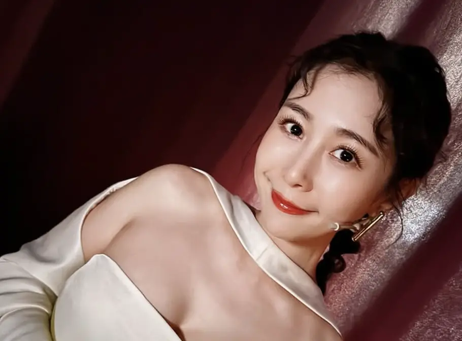 ▲Albee（如圖）發聲撇介入賀瓏和天殘之間，但聲明太避重就輕，網友不買單。（圖／翻攝自Albee IG）