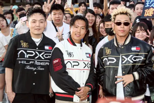 ▲玖壹壹三人皆是賽車迷，熱情出席首映活動。（圖／記者朱永強攝）