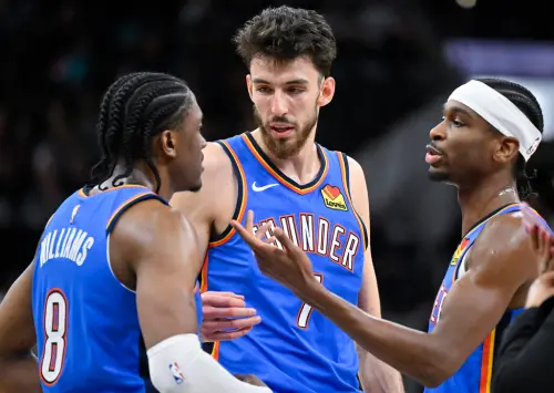 ▲奧克拉荷馬雷霆新三少Shai Gilgeous-Alexander（圖右）、Chet Holmgren（圖中）、Jalen Williams（圖左）。（圖／美聯社／達志影像）