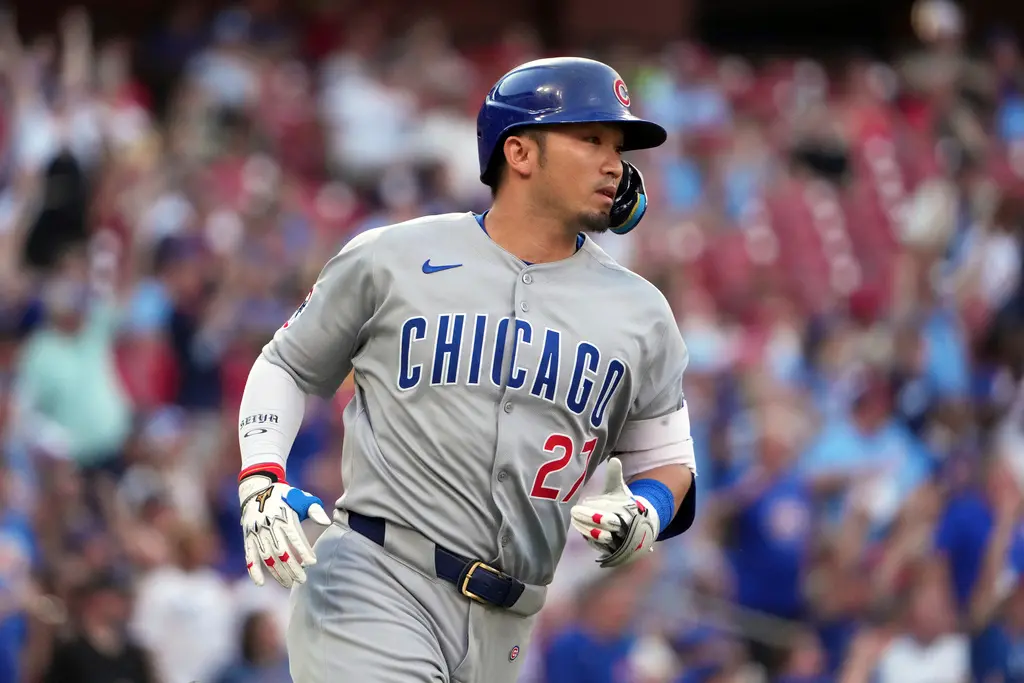 ▲美國職業棒球大聯盟（Major League Baseball）芝加哥小熊日本籍外野手鈴木誠也，於今（2）日在主場迎戰克里夫蘭守護者隊的比賽中，於6局下面對先發投手Gavin Williams時，逮中一顆曲球打成左外野方向的陽春砲，這也是鈴木本季的第23轟。（圖／美聯社／達志影像）