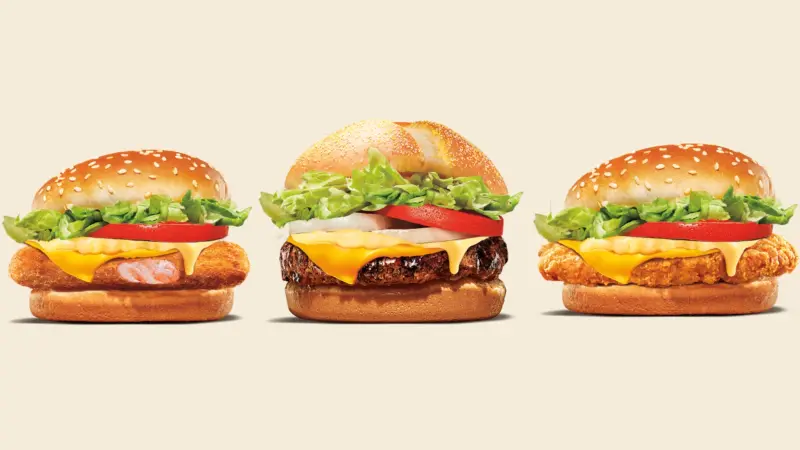 ▲月底省錢速食優惠來應援！漢堡王迎夏優惠券「買一送一」倒數，周五國王日優惠「雙堡199元」連3天，華堡、雙層田園華鱈魚堡、Q彈海老牛肉堡任選吃到周末。摩斯漢堡南洋泰式新品優惠一次看。（圖／漢堡王提供）