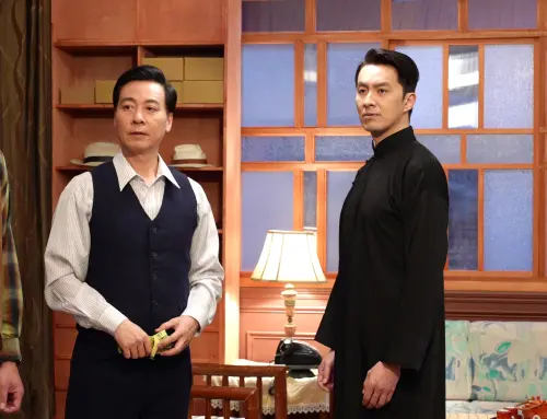 ▲尹昭德（左）私下俏皮舉動，經常逗樂現場。（圖／台視提供）