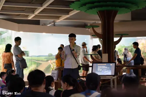 ▲暑假週六的「動物涼一夏」以「水」為題，導覽員將與大小朋友細心解說動物們如何消暑，出門玩還能長知識！