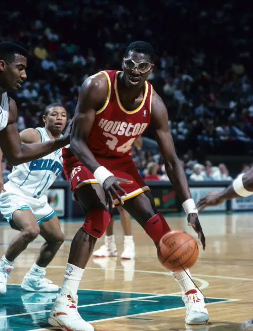 ▲1984年，火箭隊在選秀中跳過Michael Jordan以狀元籤挑選Hakeem Olajuwon。（圖／美聯社／達志影像）