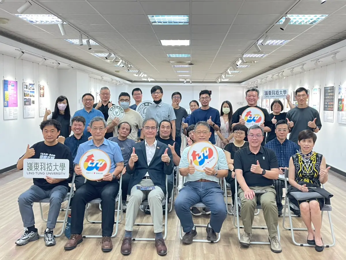 ▲嶺東科大教師應用生成式AI融入教學成果展，匯集設計、時尚、智慧科技、商管、民生五大學院40名教師成果，多元又豐碩。（圖／嶺東科大提供）