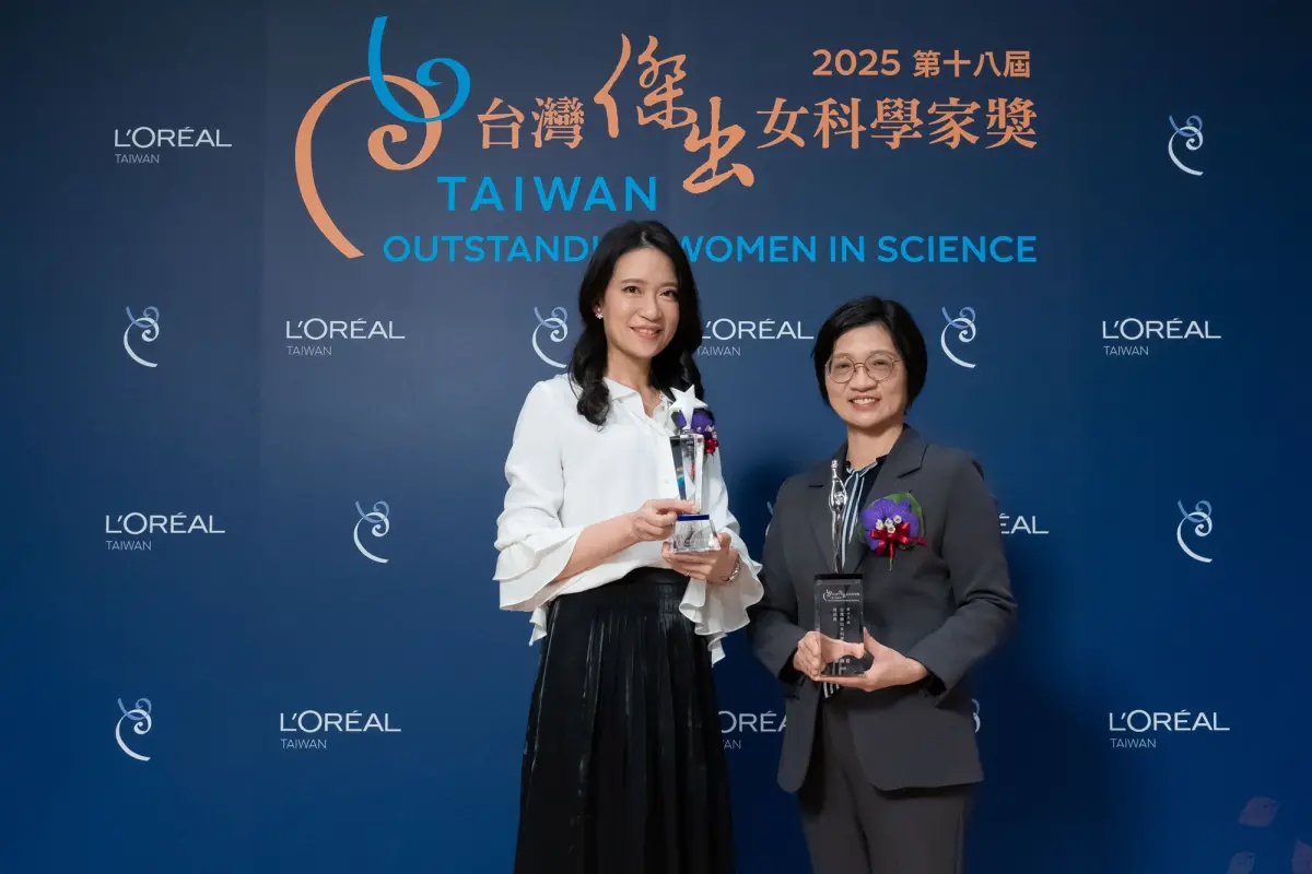▲臺灣大學副校長、電機系特聘教授廖婉君 (圖右) 以及大氣系副教授黃彥婷 (圖左) ，日前分別獲得2025年第18屆「台灣傑出女科學家獎」的傑出獎及新秀獎。（圖／翻攝自國立臺灣大學 National Taiwan University臉書粉專）