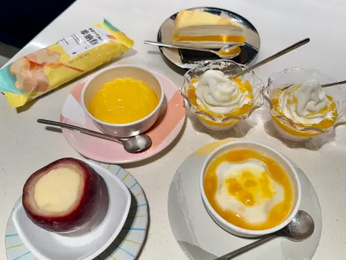 ▲爭鮮「百香果冰沙」爆紅，不少甜點也一起被討論，現在店內還有芒果季開吃。（圖／記者蕭涵云攝）