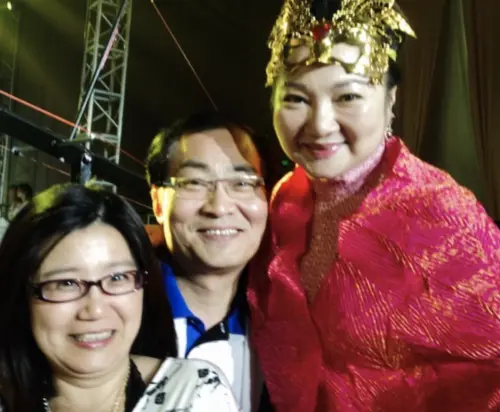 ▲白冰冰(右)與余丹丹(左)及她的丈夫交情都很好。(圖/長興影視提供) ▲白冰冰(右)與余丹丹(左)及她的丈夫交情都很好。(圖/長興影視提供)