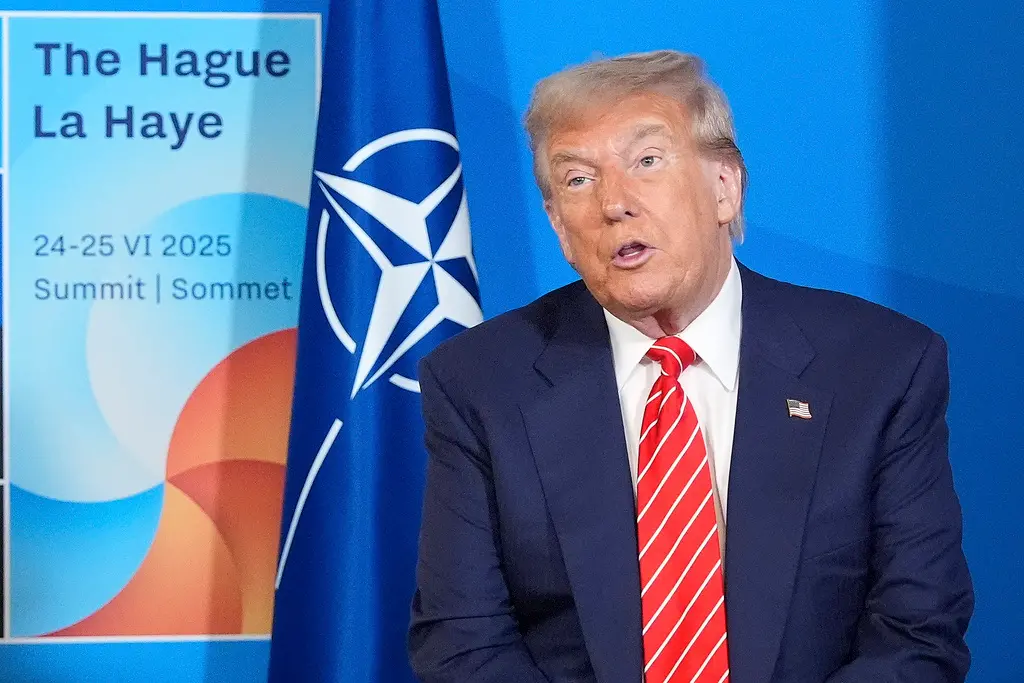 ▲美國總統川普25日赴荷蘭出席北約峰會，會前接受媒體訪問。（圖／美聯社／達志影像）