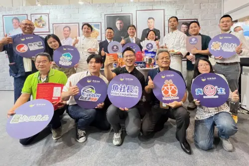 ▲高雄市政府海洋局參與台北國際食品展活動，並邀集高雄地區水產業者設櫃展售高雄海味。(圖／高雄市政府海洋局提供)