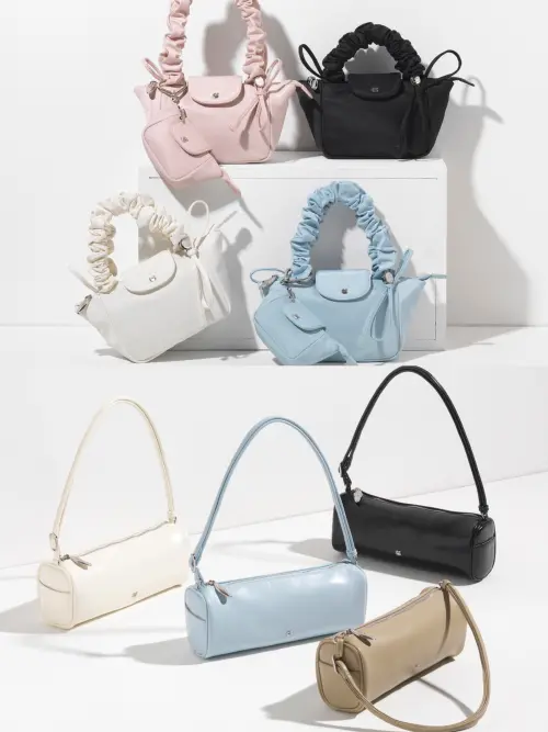 雲朵包在台狂賣2萬顆!韓國CARLYN大巨蛋旗艦店:3大開幕優惠一覽 ▲由上至下:BUDDY MINI包3,580元、MAY肩背包1,280元。(圖/CARLYN提供)