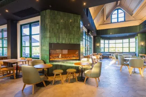 ▲「星巴克花蓮理想門市」就像歐式小木屋般質樸浪漫。（圖／星巴克提供）