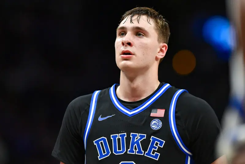 ▲選秀狀元Cooper Flagg無疑是本屆選秀中最受矚目的天才新星，而他所降落的球隊——達拉斯獨行俠，更為他的職業生涯鋪設了絕佳的起跑線。許多NBA圈內人士紛紛認為，Flagg不只是天賦異稟，更是「運氣爆棚」。（圖／美聯社／達志影像）