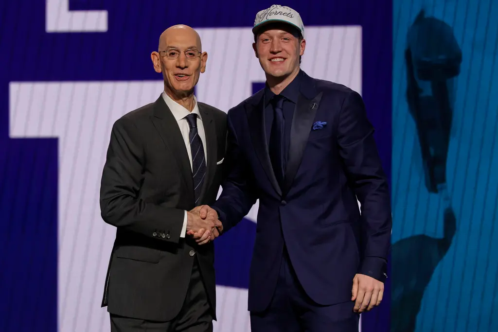 ▲NBA美國職籃（National Basketball Association）夏洛特黃蜂以首輪第四順位選進來自杜克大學的大一新星Kon Knueppel。（圖／美聯社／達志影像）