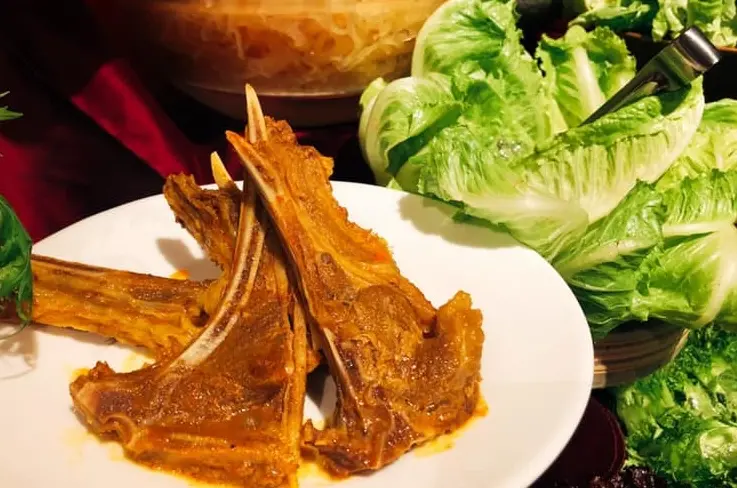 ▲擁有30年資歷的「亞廬義大利窯烤燒肉」，經過4個月重新整修後將於6月29日回歸，而餐價也突破每人千元，漲價後最低餐價為平日1499元+10%，而假日為1699元+10%。（圖／翻攝亞盧義大利窯烤燒肉臉書）