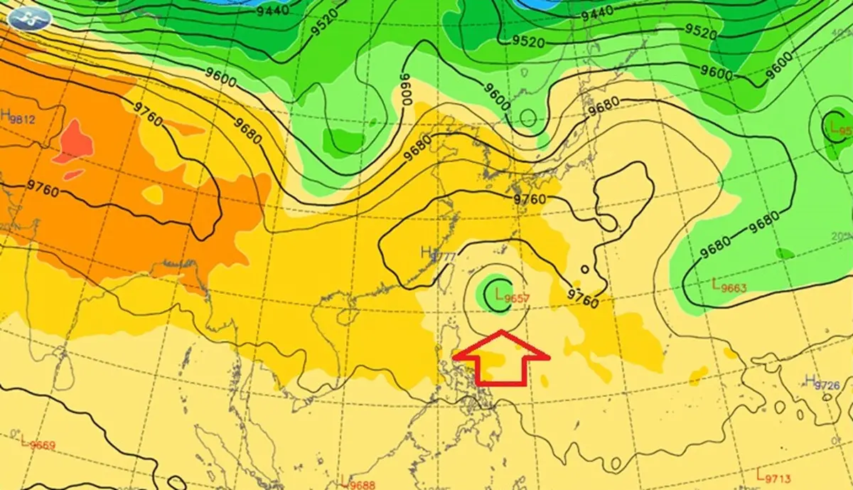 ▲高層冷心低壓涵蓋台灣上空，前氣象局長鄭明典公布最新預測圖警告；中央氣象署也提醒民眾，冷心低壓恐會帶來劇烈午後雷陣雨，甚至有冰雹出現。（圖／鄭明典臉書）